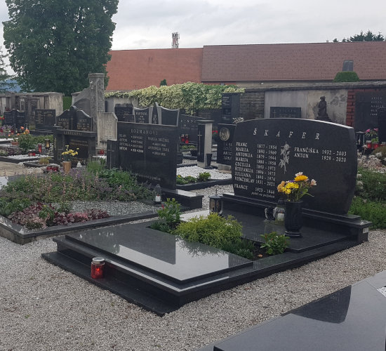 Pokopališče v Gotovljah